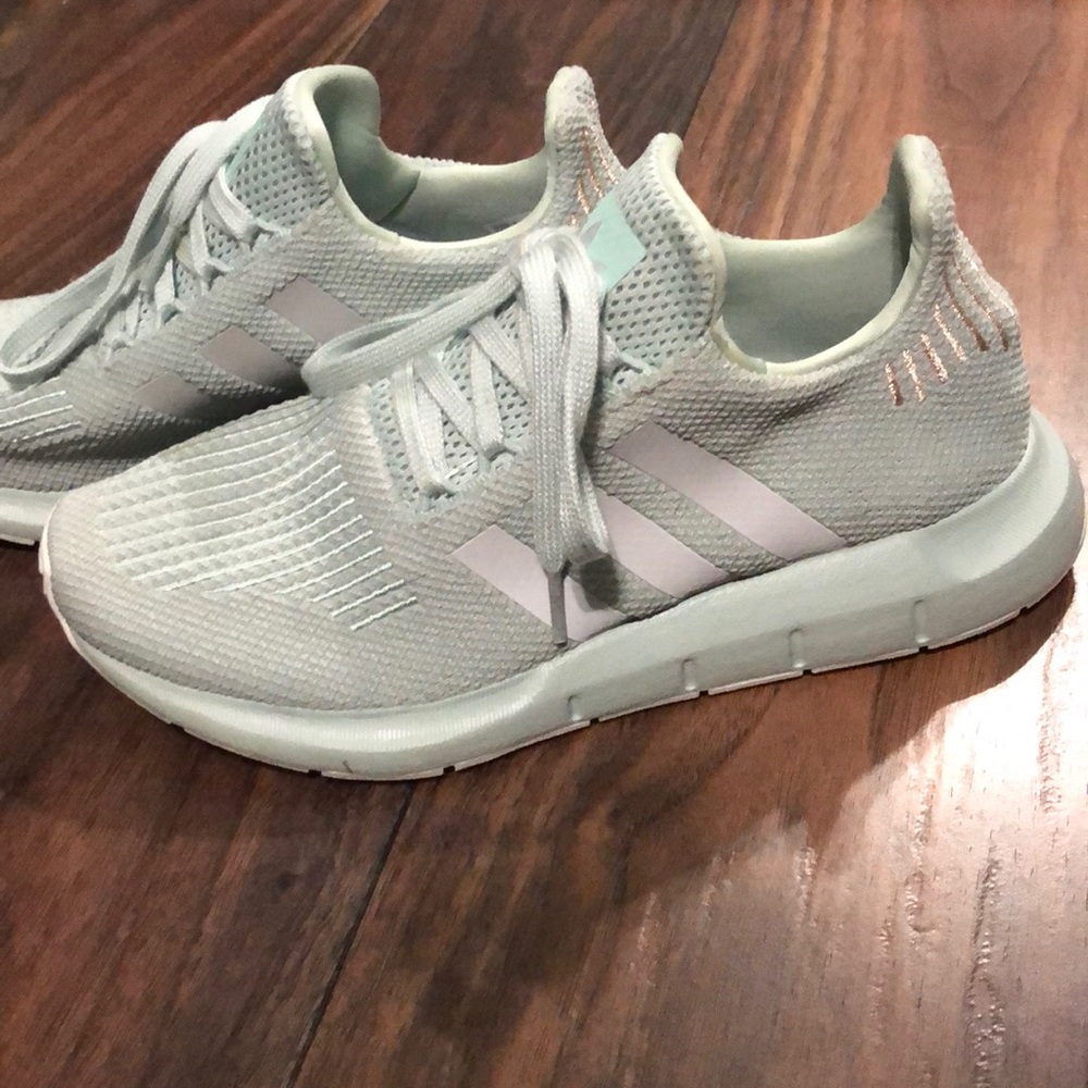 ADIDAS Sneaks